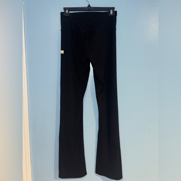 Vuori All The Feels Flare Legging - Picture 2 of 4